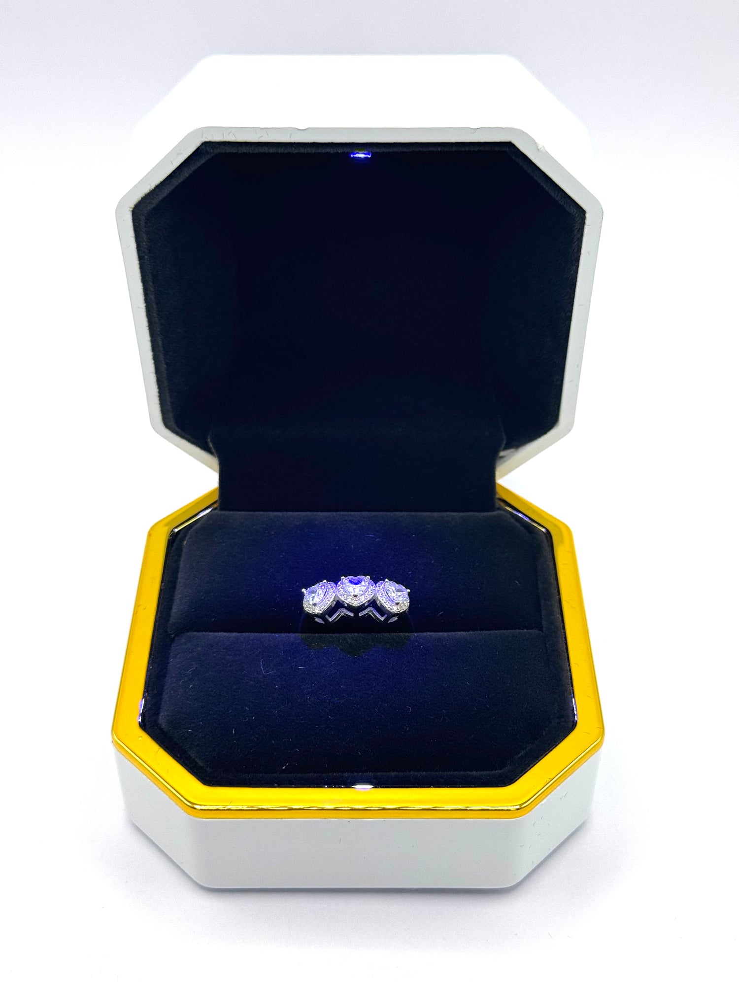 Box Luce + Anello Triplo Cuore