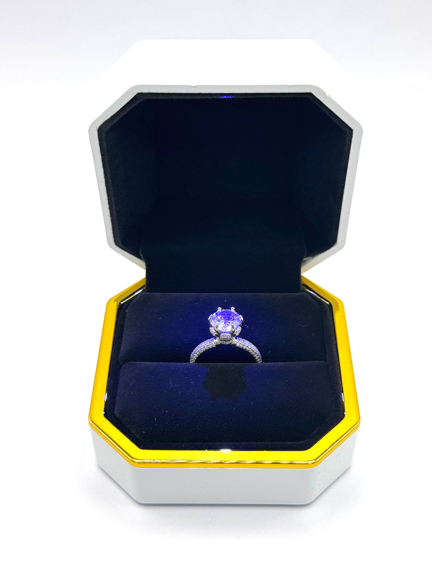 Box Luce + Anello Solitario