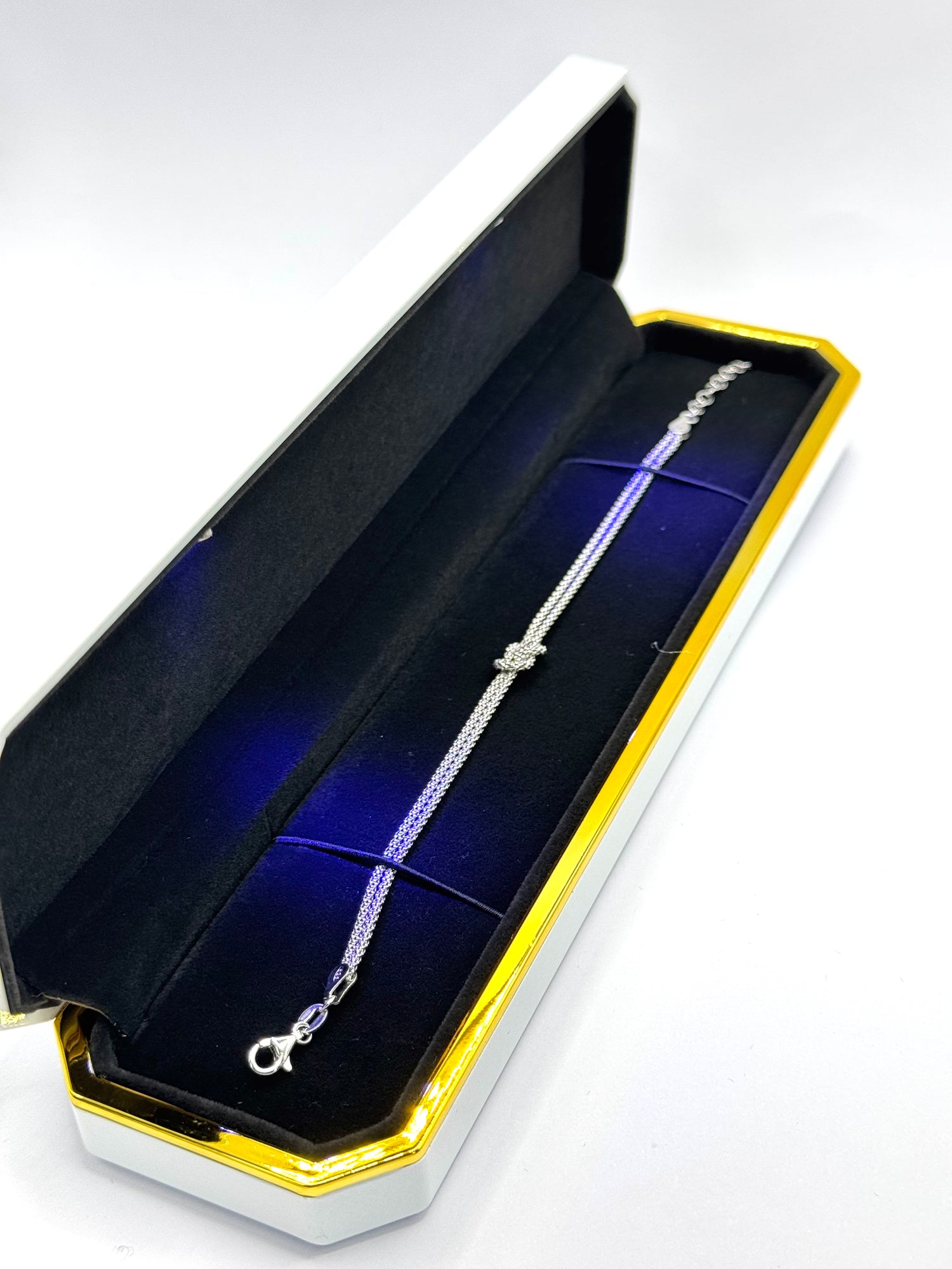 Box Luce  + Bracciale Nodo Love