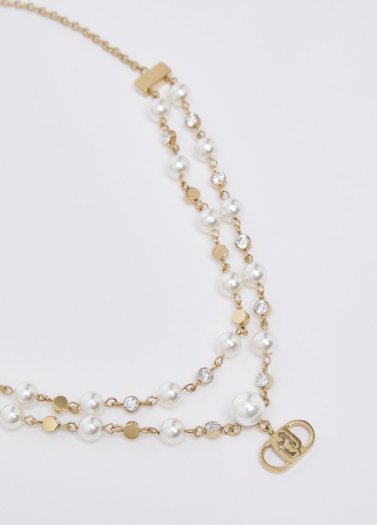 Collana con perle e charm