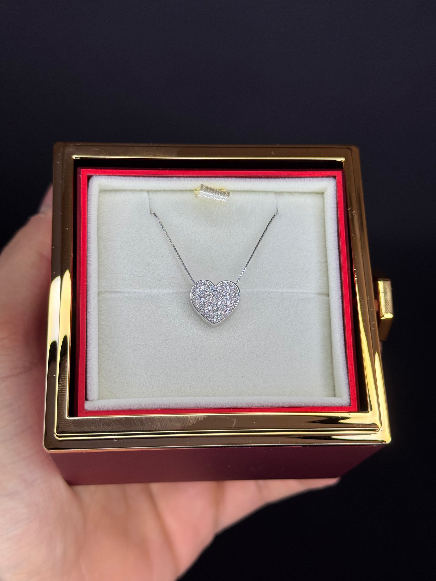 Box Rosa Girevole + Collana Cuore